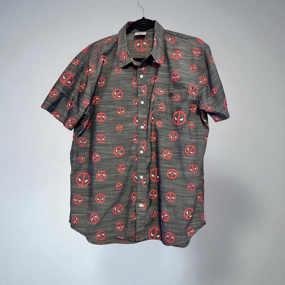 Marvel Deadpool Button-Up Shirt‎ Gray W/ Red Logo Print Short Sleeve Mens M